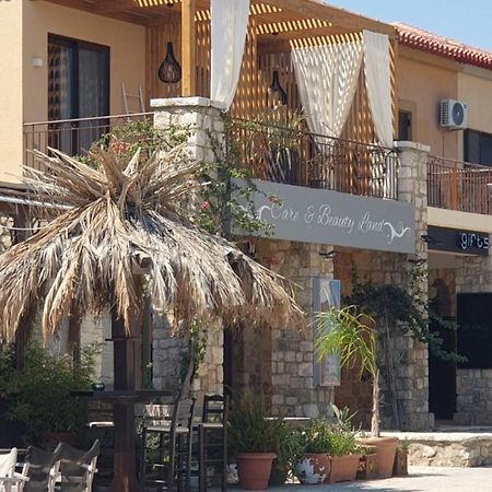 Vista Al Mare Luxury Apartments Gialova Eksteriør billede