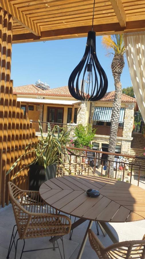 Vista Al Mare Luxury Apartments Gialova Eksteriør billede