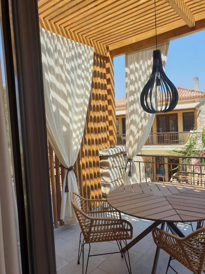 Vista Al Mare Luxury Apartments Gialova Eksteriør billede
