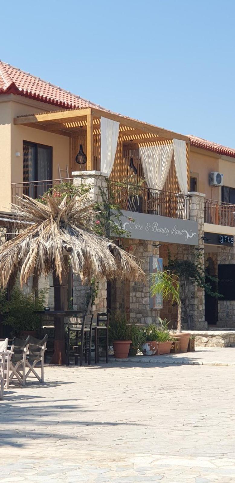 Vista Al Mare Luxury Apartments Gialova Eksteriør billede