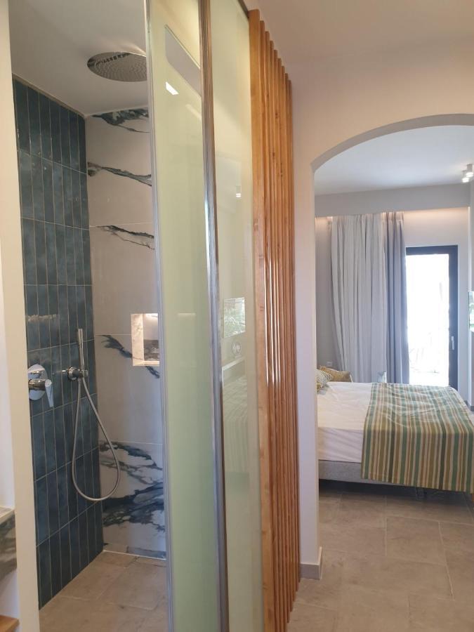 Vista Al Mare Luxury Apartments Gialova Eksteriør billede